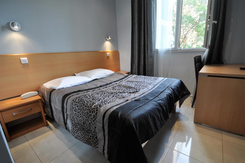 Hotel Carlone 2*