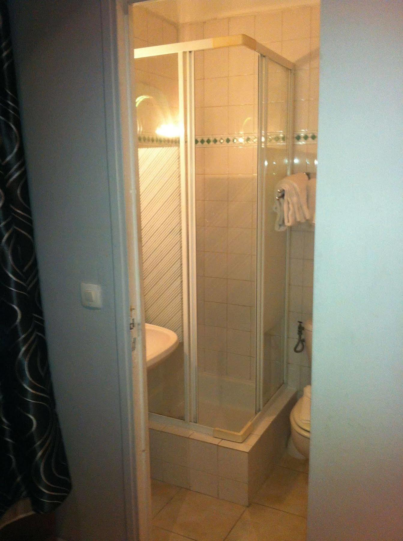 Carlone Hotel 2*