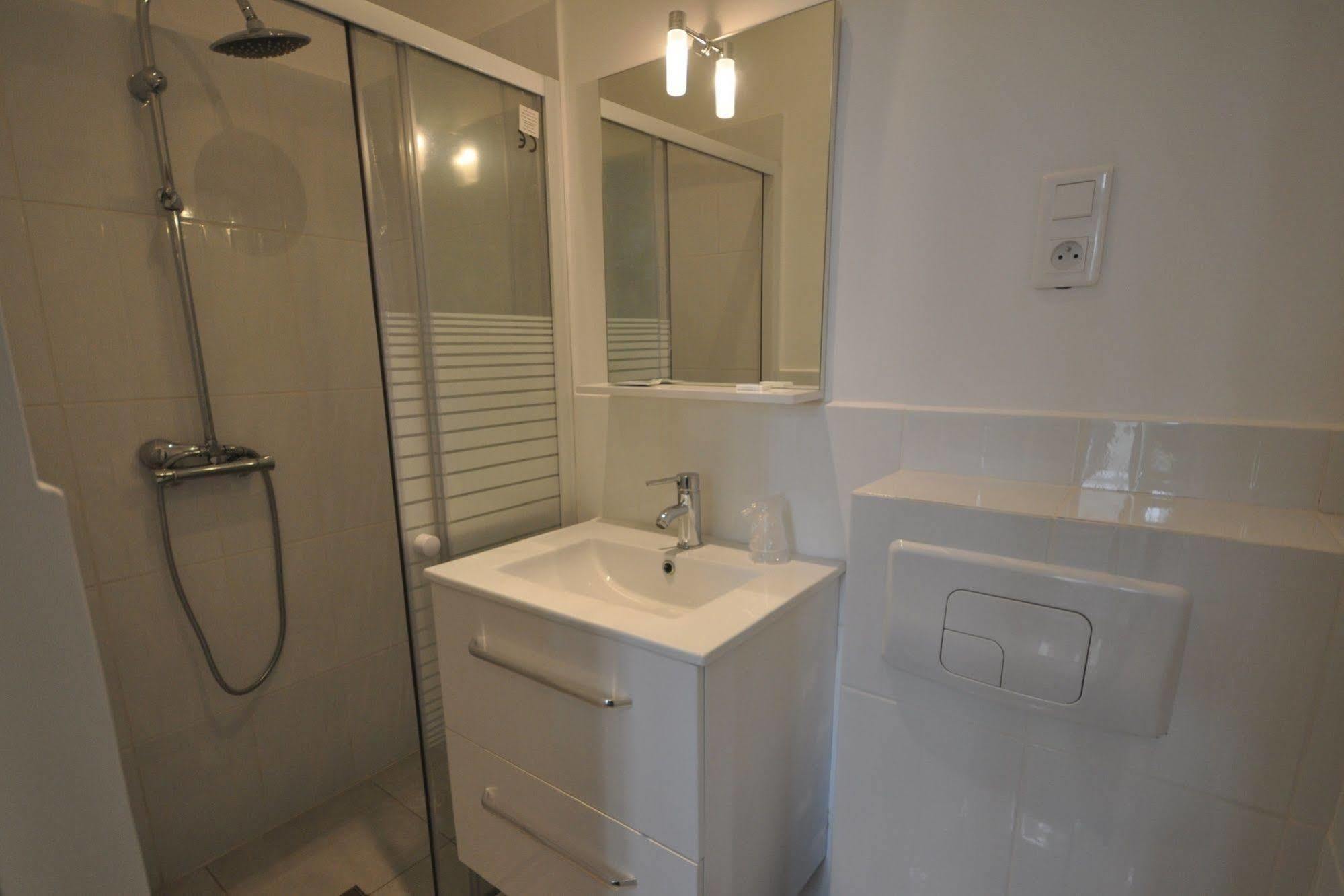 Carlone Hotel 2*