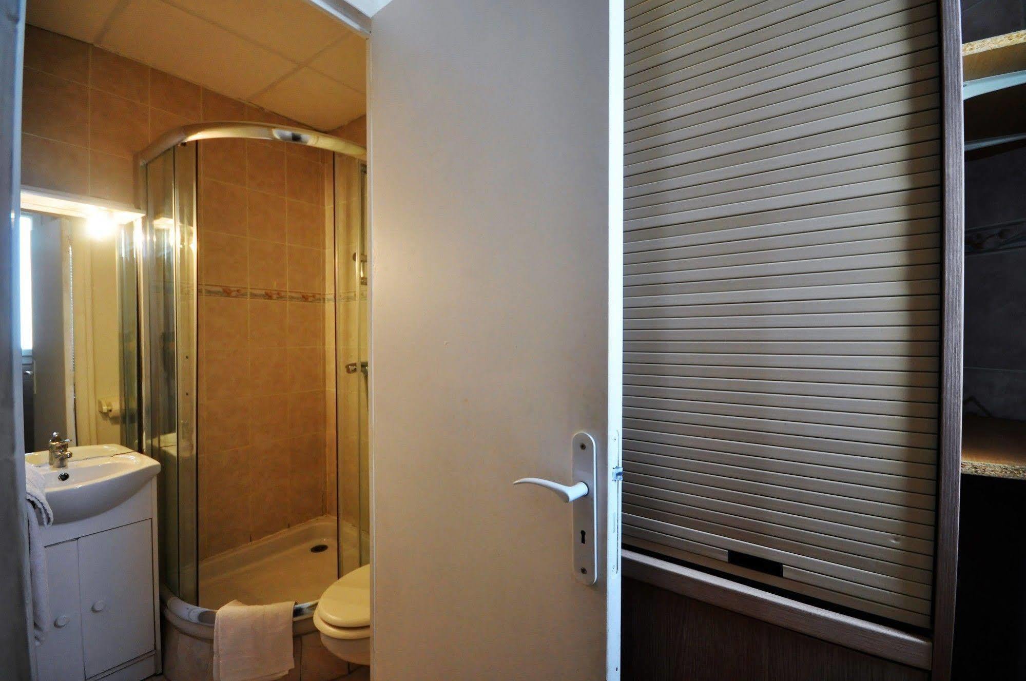 Carlone Hotel 2*