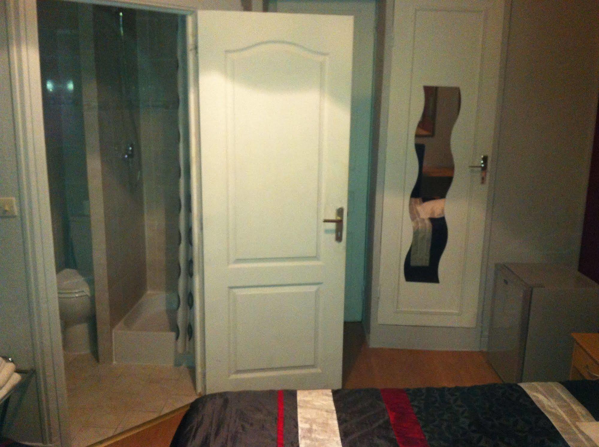Carlone Hotel 2*