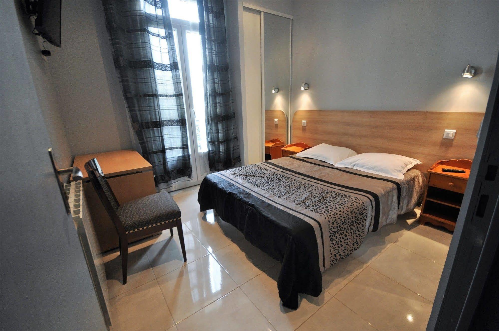 Carlone 2* Nice