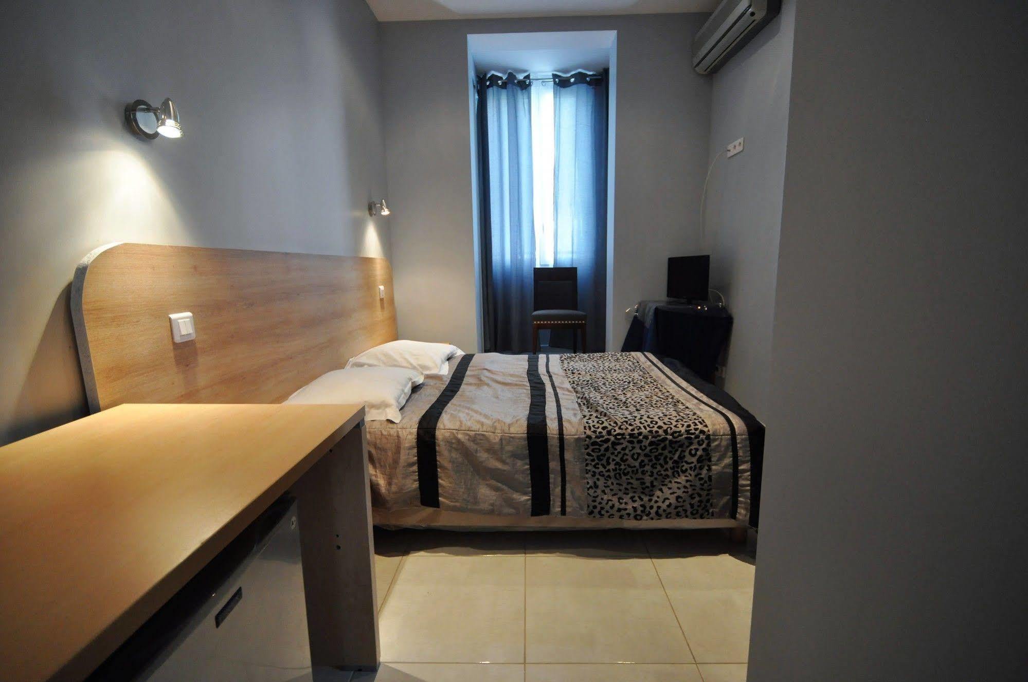 Carlone 2* Nice